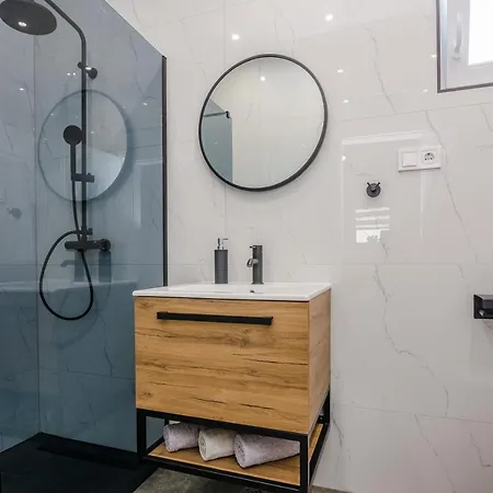 Lovely M&k In Peaceful Area - Appartement Zadar