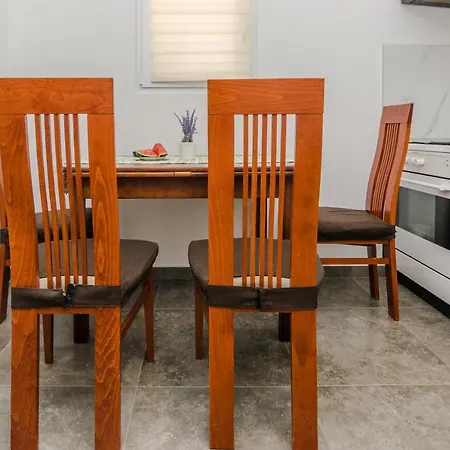 Διαμέρισμα Lovely M&k In Peaceful Area -