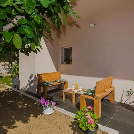 Апартаменты Lovely M&k In Peaceful Area - Задар
