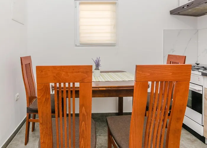 Lovely M&k In Peaceful Area - Ζαντάρ