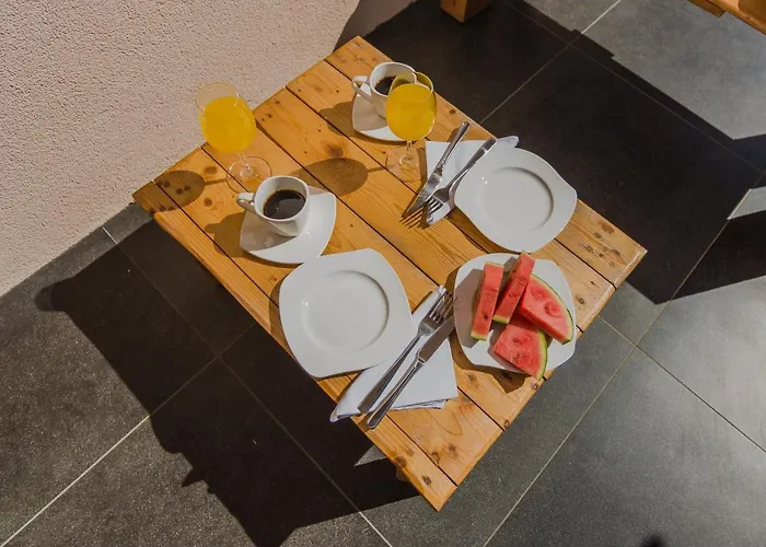 Lovely M&k In Peaceful Area -